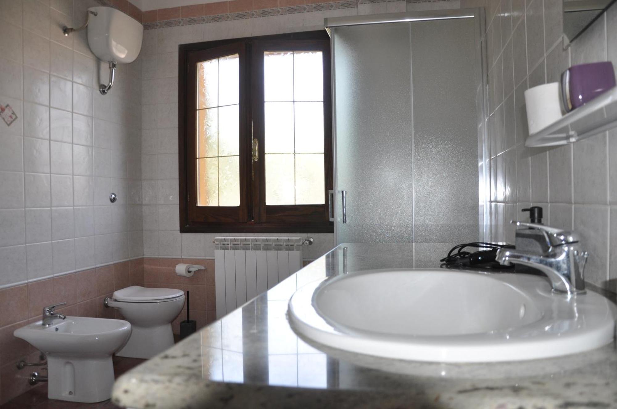 B&B Gassa D'Amante Capoterra Buitenkant foto